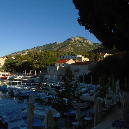 Tatil Evi Beautiful White Stone Seafront House In Bol, With Panoramic Views. Bol